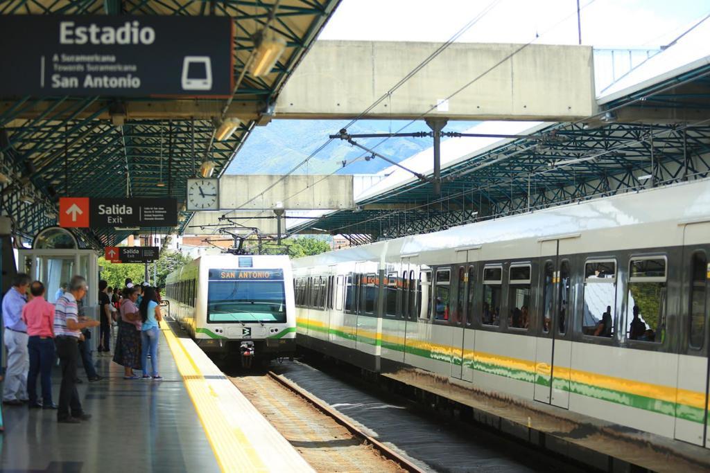 E2 Comodo Y Amplio Apartamento En Laureles Estadio 120 Mts2 Medellín Kültér fotó