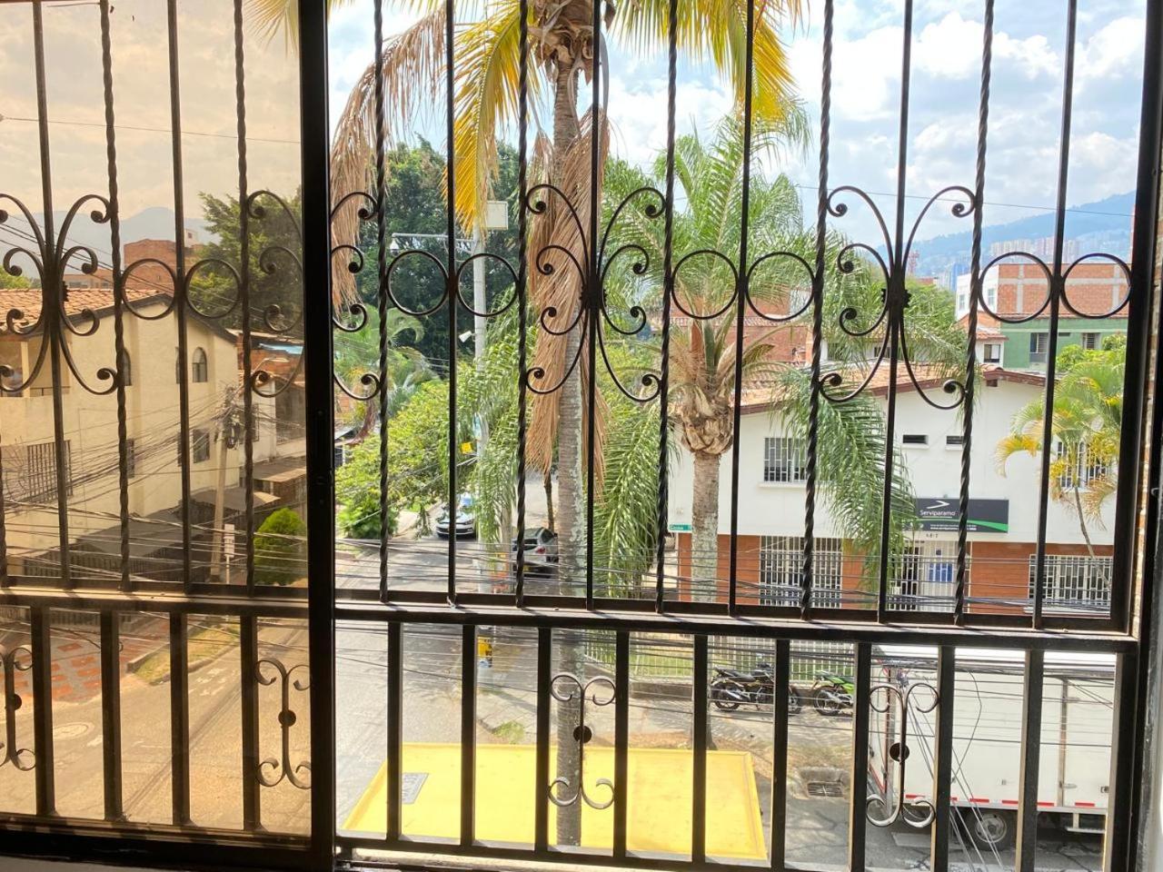 E2 Comodo Y Amplio Apartamento En Laureles Estadio 120 Mts2 Medellín Kültér fotó